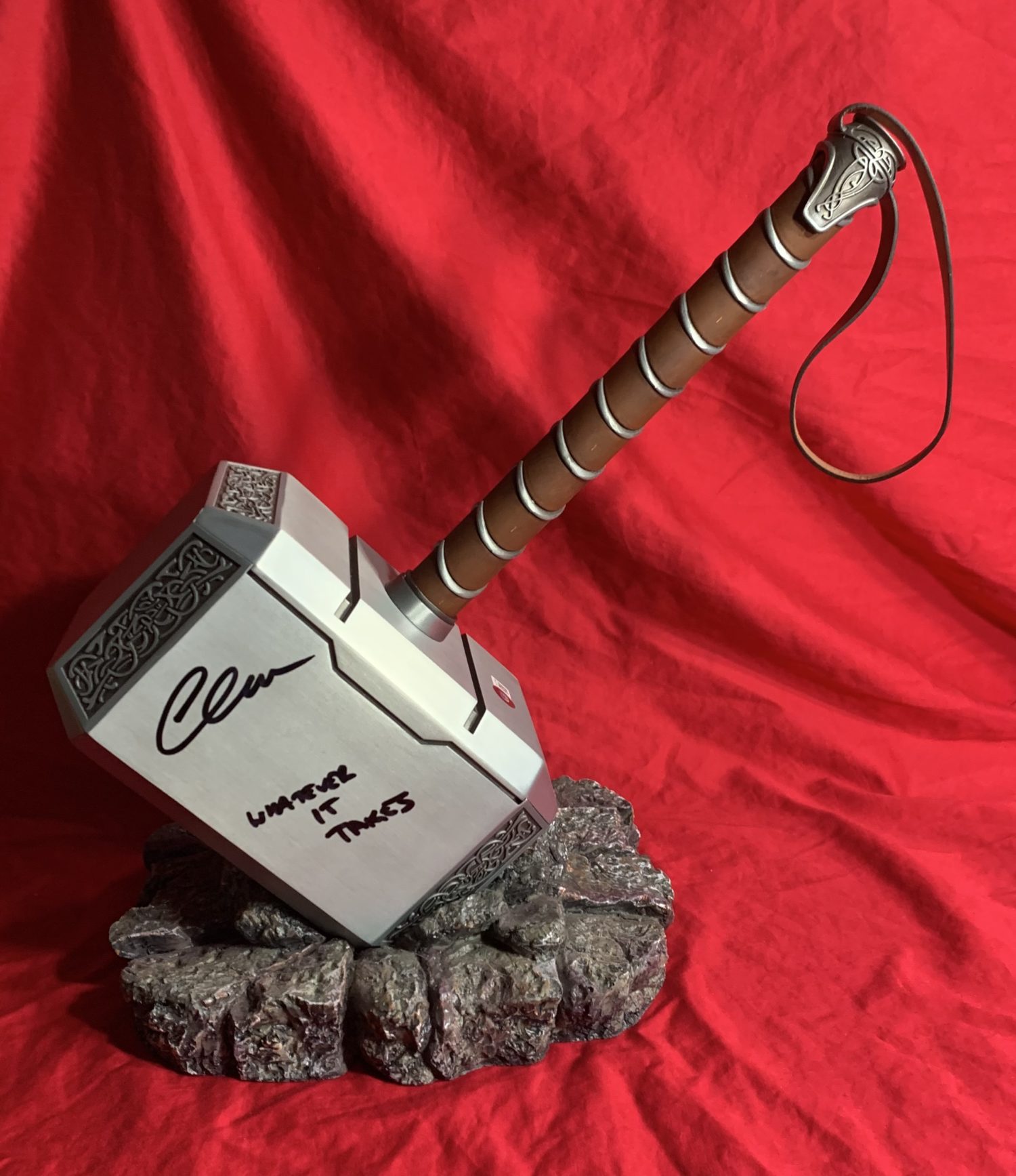 LAST ONE!!!~ MASTERGOSWORDS MJOLNIR (THOR HAMMER) SIGNED BY CHRIS EVANS WITH “WHATEVER IT TAKES” INSCRIPTION+ SIGNED BY CHRIS HEMSWORTH WITH “THOR” CHARACTER NAME+BAS WITNESSED COA - Image 9