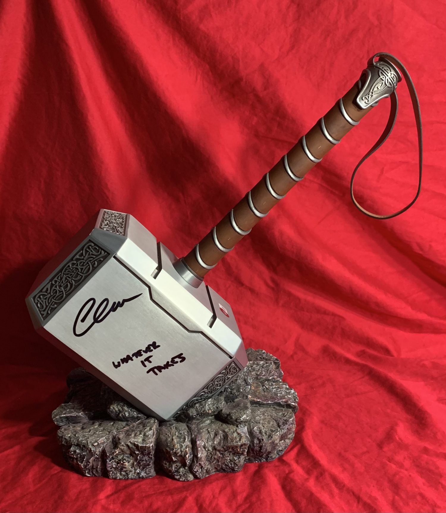 LAST ONE!!!~ MASTERGOSWORDS MJOLNIR (THOR HAMMER) SIGNED BY CHRIS EVANS WITH “WHATEVER IT TAKES” INSCRIPTION+ SIGNED BY CHRIS HEMSWORTH WITH “THOR” CHARACTER NAME+BAS WITNESSED COA - Image 7